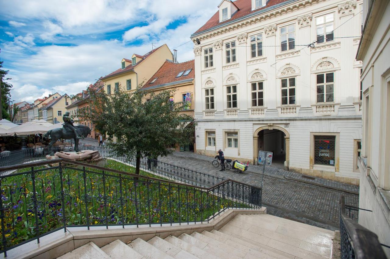 Apartment With A View Zagreb - Center Luaran gambar