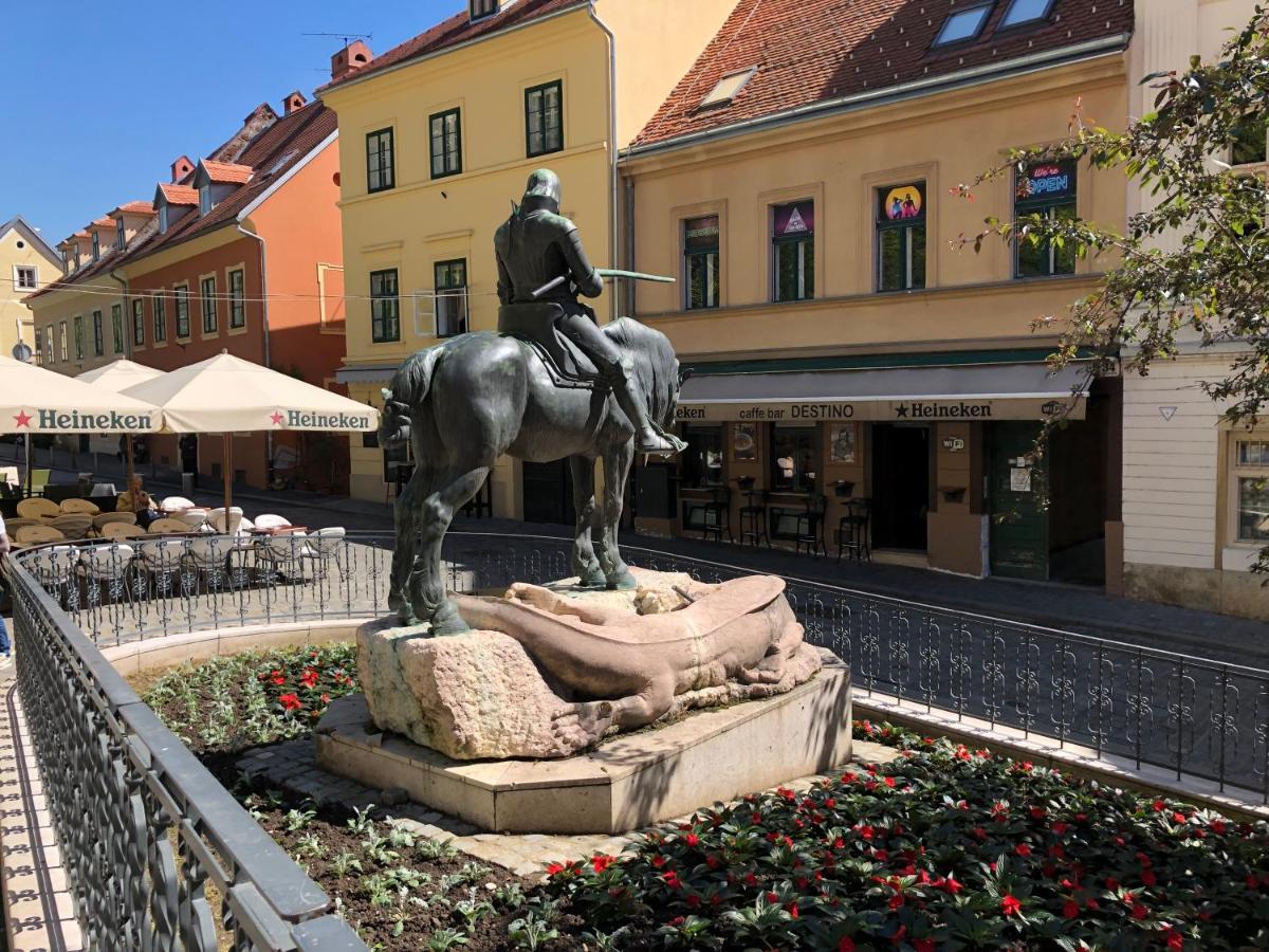 Apartment With A View Zagreb - Center Luaran gambar